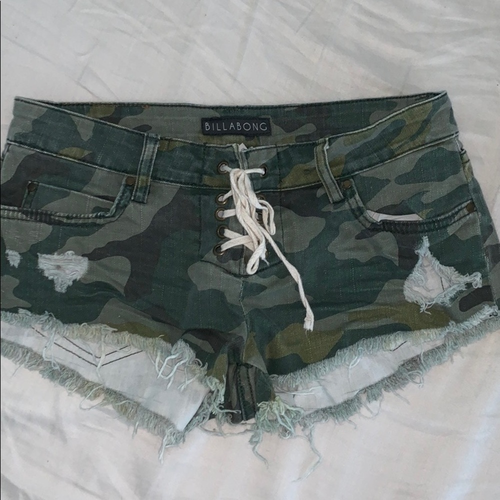 BILLABONG SHORTS
